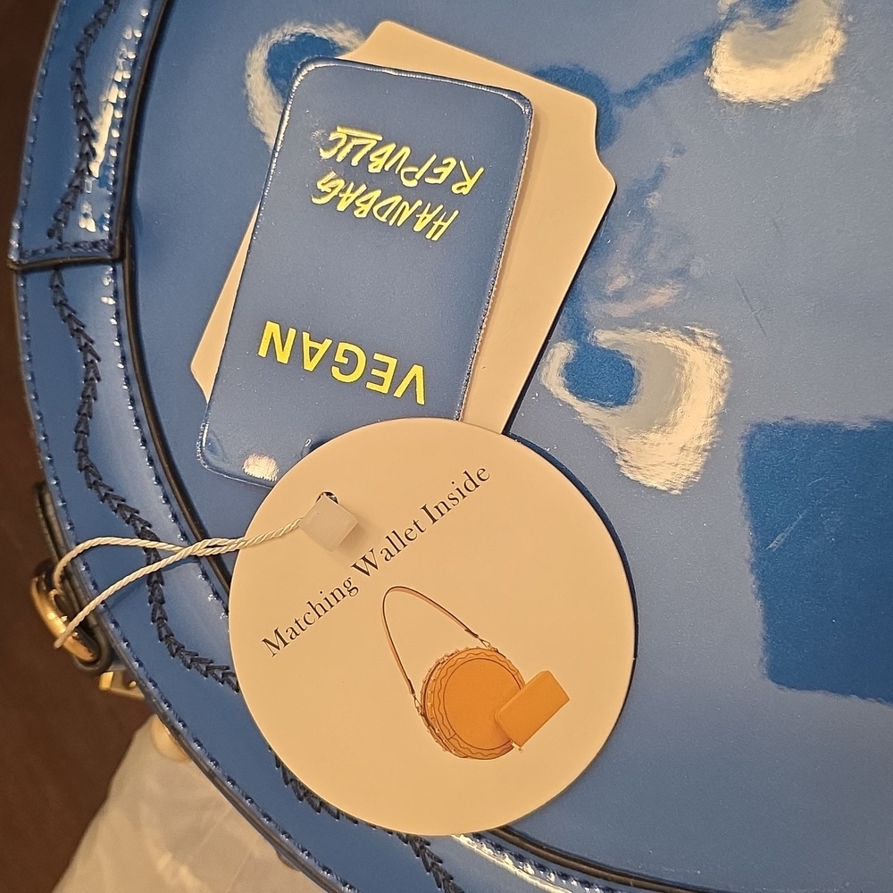 NWT! RARE Blue Vegan Patent Leather Round Purse & Matching Wallet - Picture 2 of 6